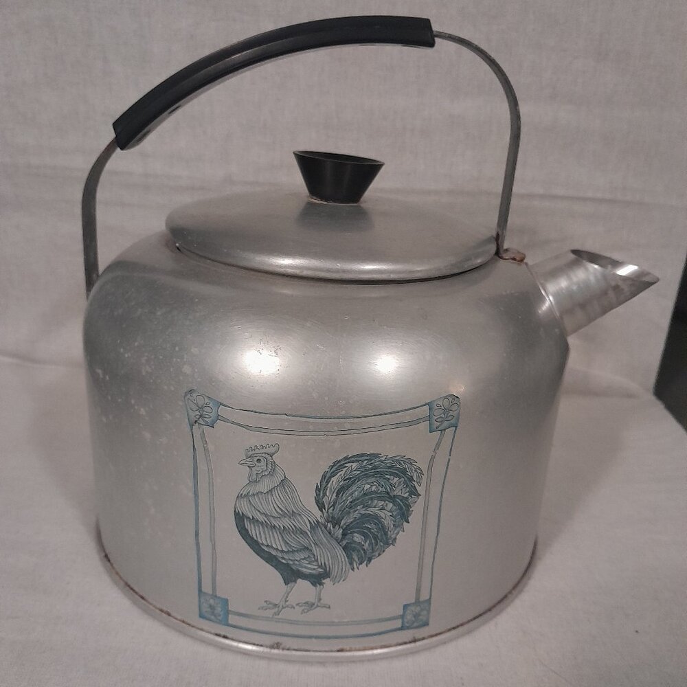 VTG LARGE Foley Aluminum Tea Kettle with Rooster Detail